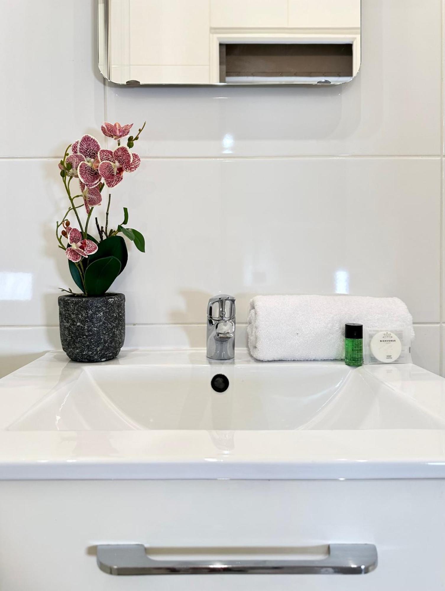 Appartamento Stylish Steps From Le Marais Parigi